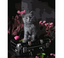 Картина за номерами Strateg Сіре кошеня у квітах 40х50 см (HH033)