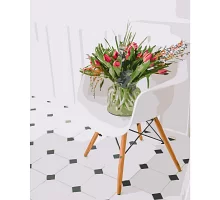 Картина за номерами  Букет тюльпанів на стільці розміром 40х50 см Strateg (GS271)