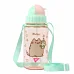 Пляшка для води YES Pusheen 360 мл з трубочкою &ndash; яскравий та надійний аксесуар, що стане незамінним атрибутом для втамування спраги маленького непосиди.<br />
<br />
Оптимальний розмір пляшечки 360 мл вміщує достатній об&rsquo;єм рідини, якого виста